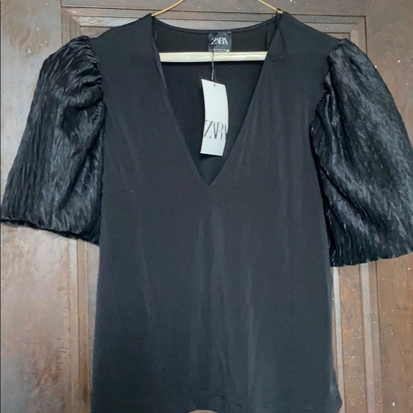 Top - Picture 1 of 1